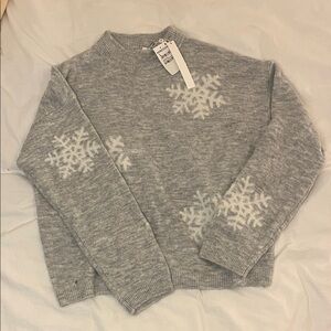 NWT Caslon Gray and White Snowflake Sweater